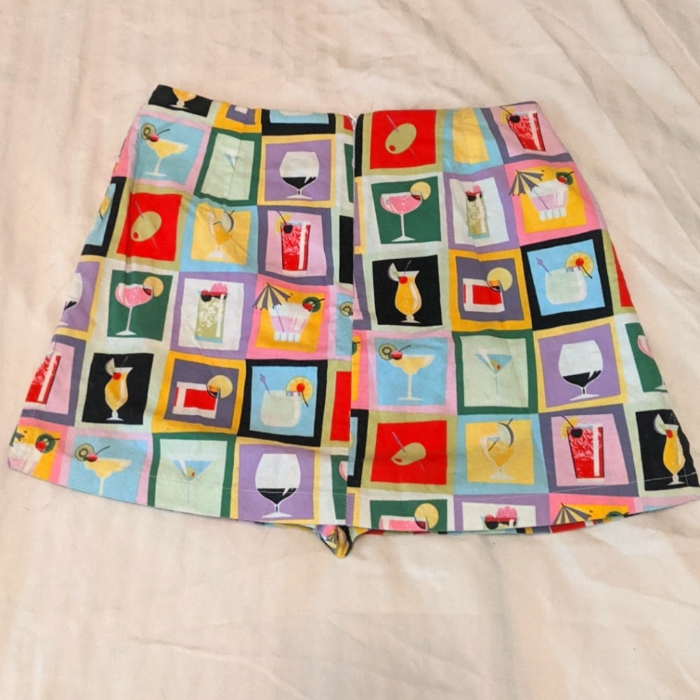 Happy Hour Skirt/Shorts - Cocktails anyone? Sz 6